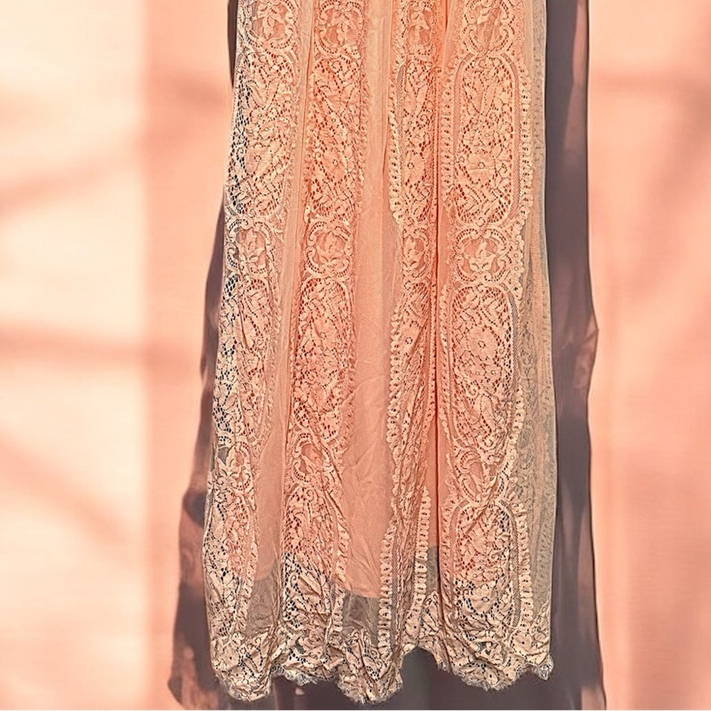 Elegant Peach Lace Dress MEDIUM length 59in pit to pit 16in - Picture 8 of 9